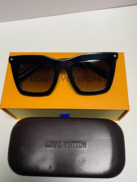 Louis Vuitton women\'s sunglasses main image 8